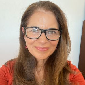 Headshot of NOVA Co-Executive Producer Julia Cort